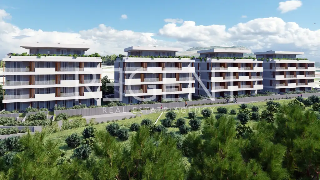 Split, Pazdigrad - Dvosobno stanovanje z velikim vrtom