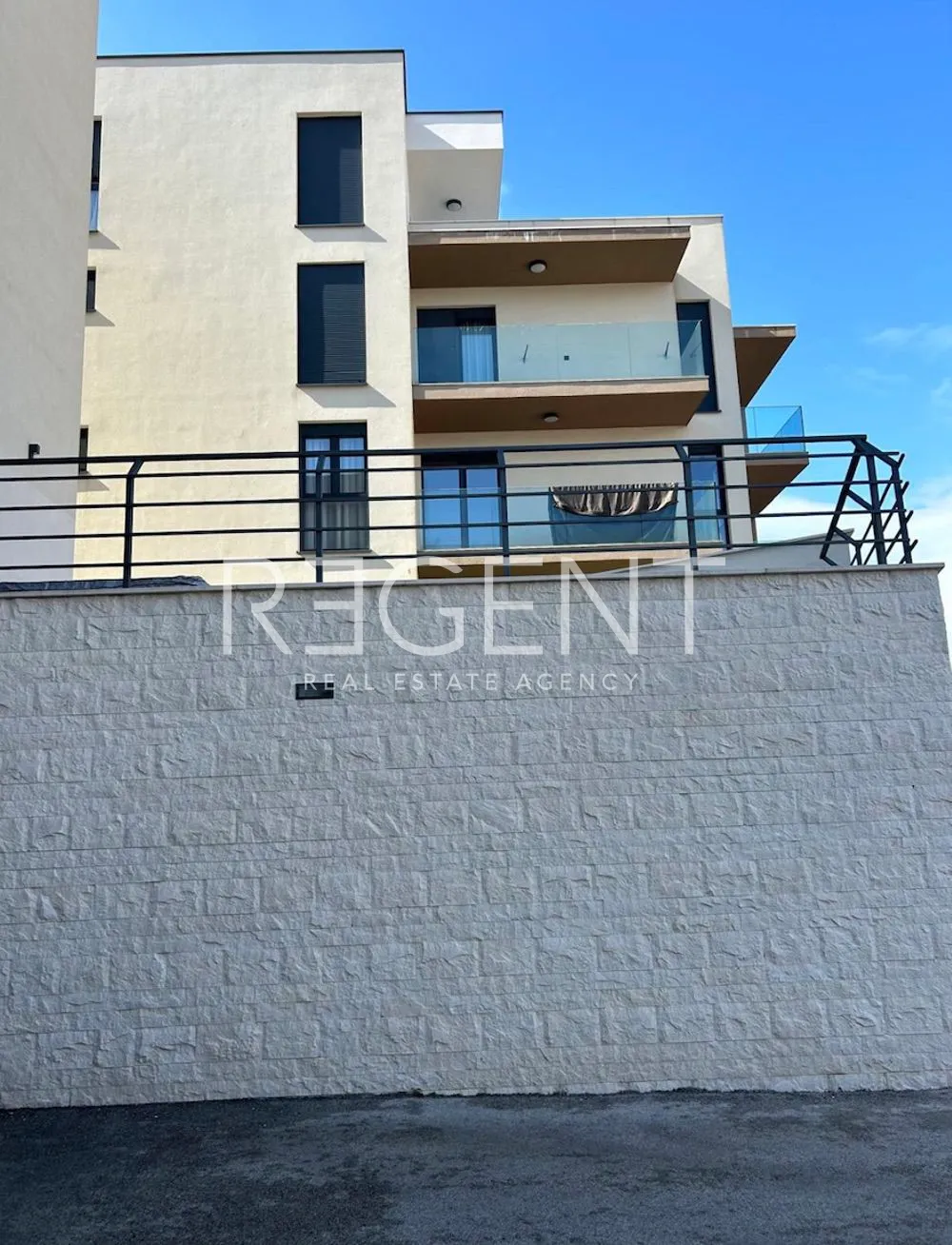 Split, Marjan - Trojizbový byt so záhradou 112 m2