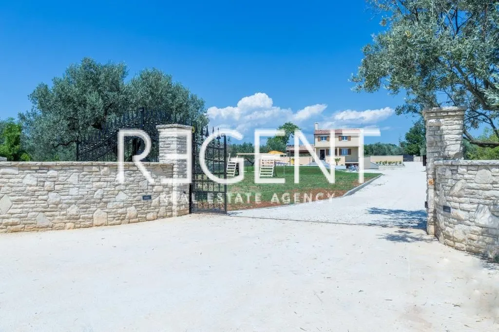 Istrien, Fažana - Villa mit Pool 180 m2