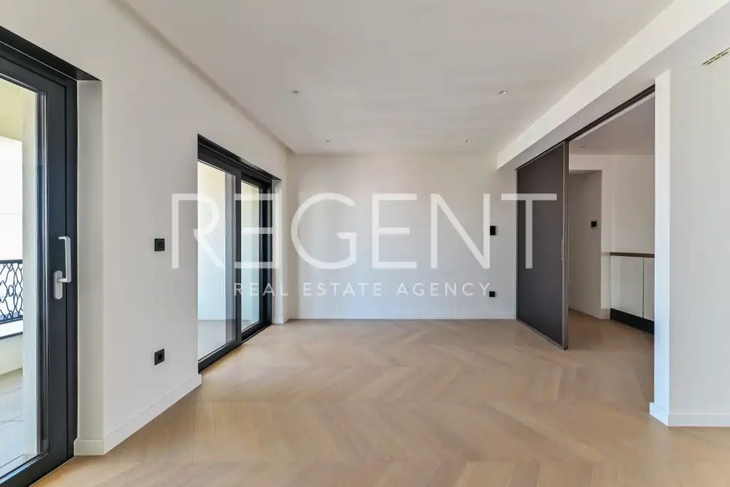 Zagreb, Nova cesta — četverosoban dvoetažni stan 164 m² s dvije garaže