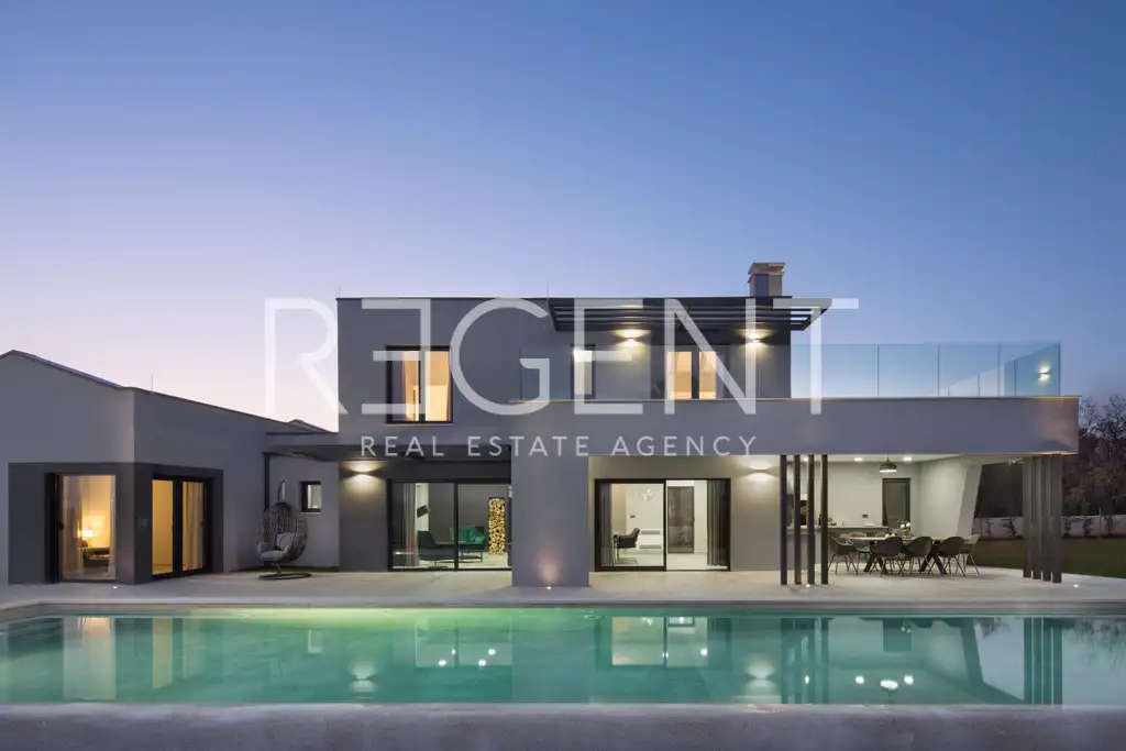 Villa 250 m², Vodnjan area — 78 m² pool, 1600 m² plot