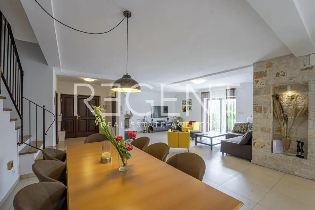 Istria, Sveti Lovreč - Autentická kamenná vila 280 m2