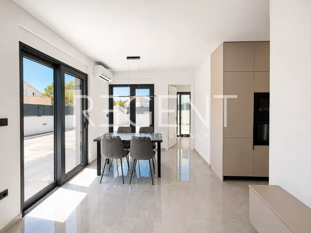 Brodarica, Šibenik 40,25 m², novostavba - 2-izbový, dvor, parkovanie