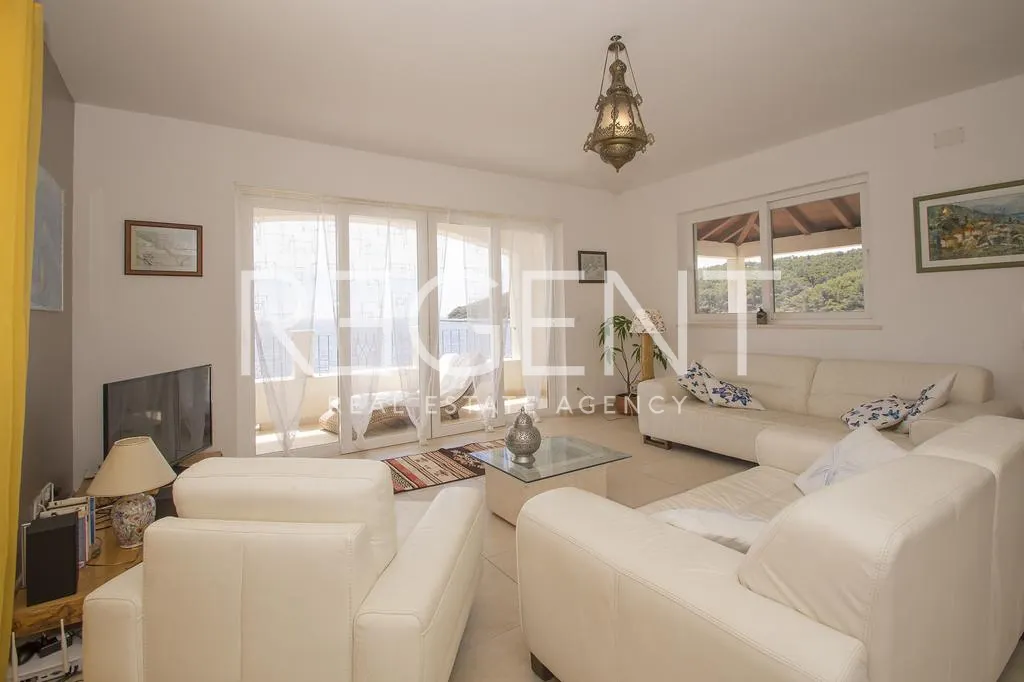 Ostrov Korčula - Nádherná úžasná vila pri mori 312 m2
