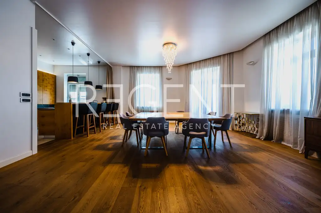 Appartement 240 m², Donji grad — 3 chambres, balcon, parking