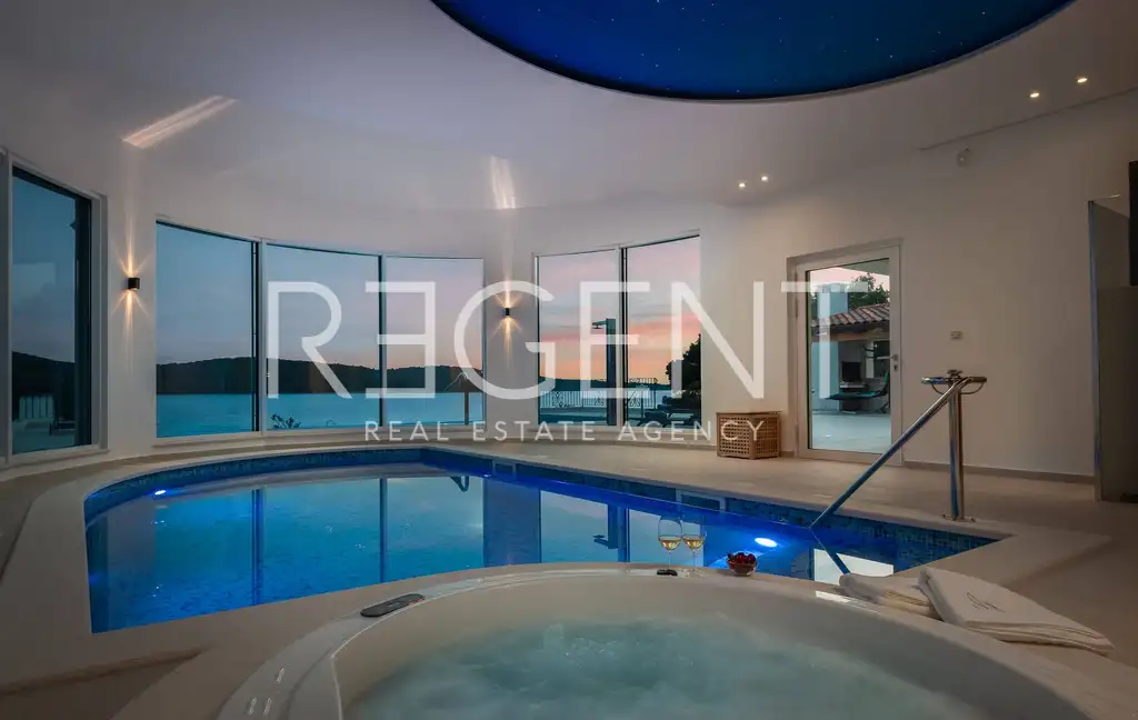 Šibenik, Zablaće – vila 1 000 m², bazén, wellness, záhrada, prvý rad