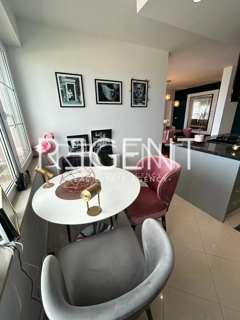 Split, Žnjan - Appartement de trois pièces avec vue sur la mer LONG TERME