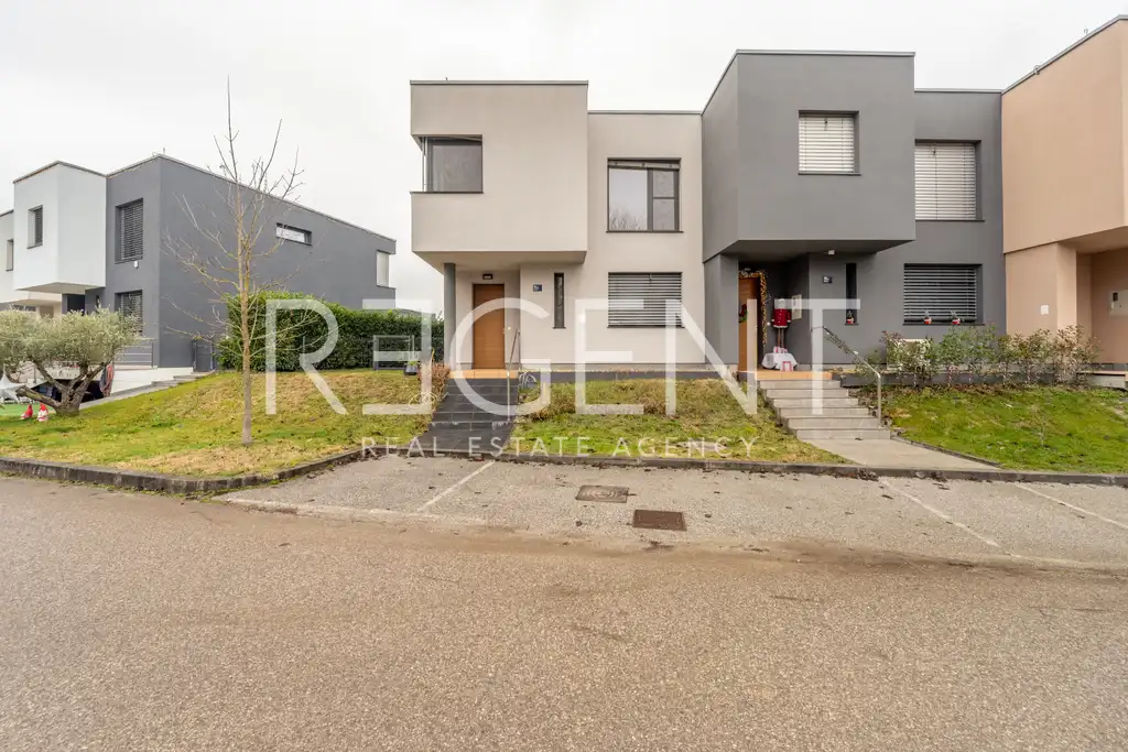 Záhřeb, Blato – Řadový dům se zahradou