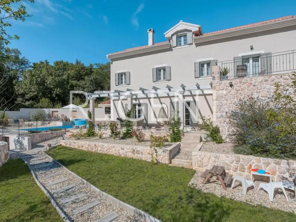 Crikvenica, Drivenik - Luxusná vila s bazénom