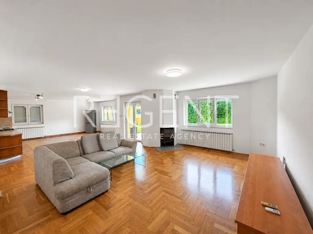 Dům 275 m² k pronájmu, Jazbina — zahrada, 2 garáže