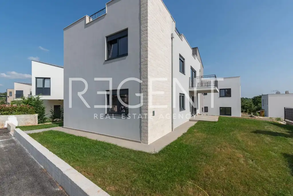 Istria, Vabriga - apartment with a roof terrace