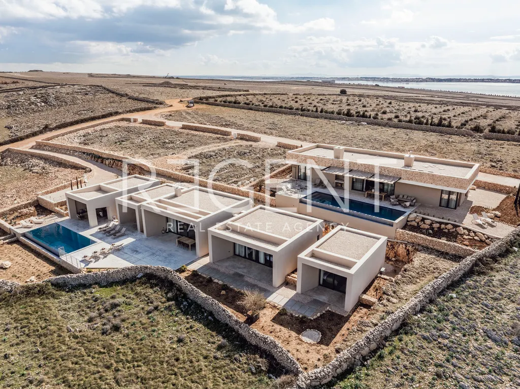 Pag, Povljana - Luxusná vila so súkromným vyhrievaným bazénom