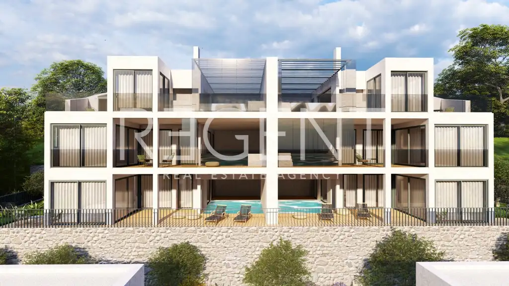 Trogir, Marina – stan 123 m², 2 spavaće sobe, bazen, 150 m od mora
