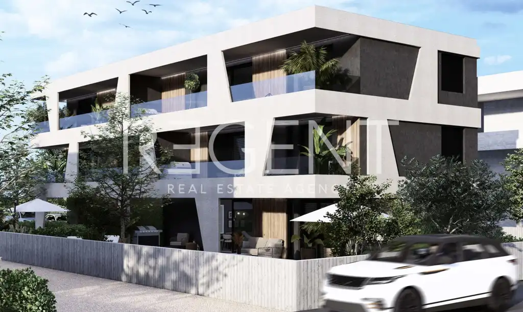 Istra, Umag - Luksuzan trosoban stan s vrtom , novogradnja 122 m2