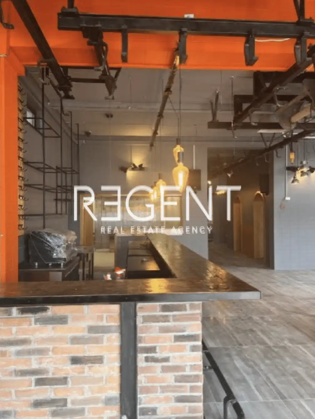 Trogir - Immeuble résidentiel et commercial de 1380 m2 avec terrain associé dans un excellent emplacement