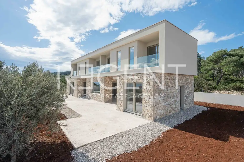 Šolta - Villa moderna con piscina