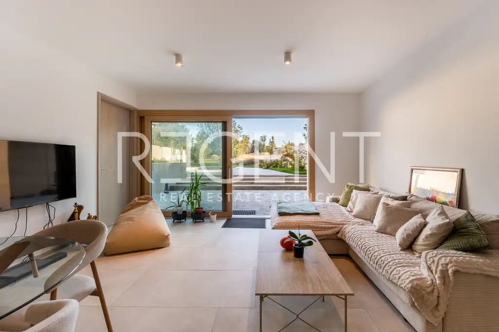 Ravna Gora, kuća 146 m² — 2 stana, privatni lift, bazen
