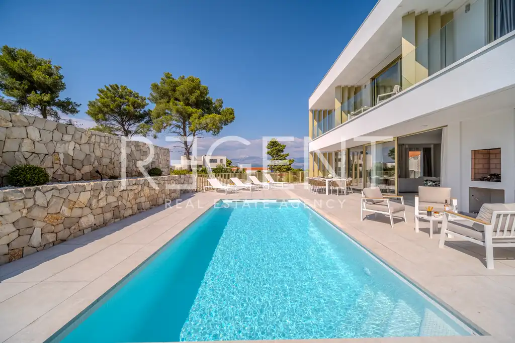 Brač, Sutivan - Nádherná vila blízko mora 274m2