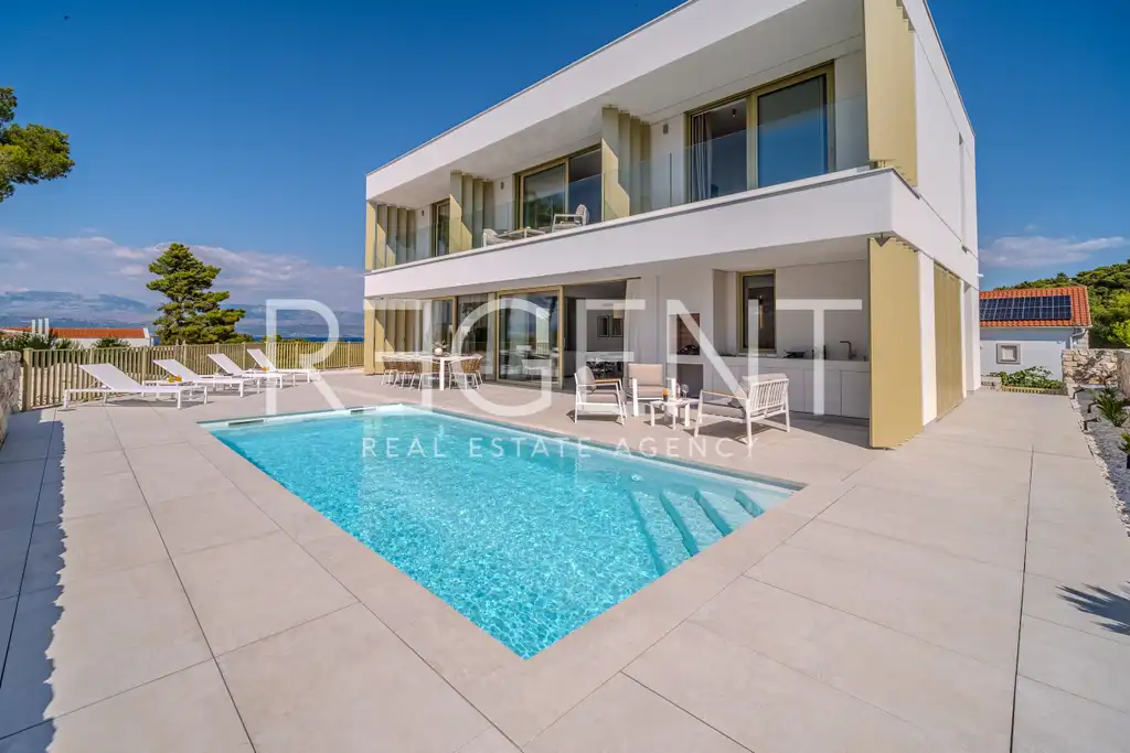 Brač, Sutivan - Nádherná vila blízko mora 274m2
