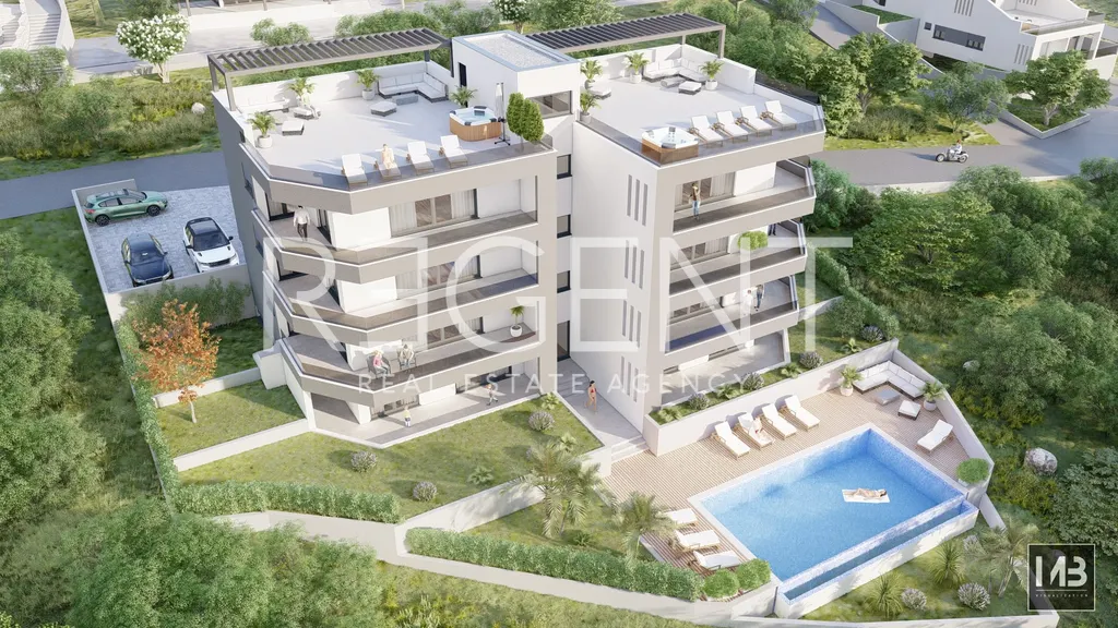 Trogir, Čiovo – Dvojizbový byt s výhľadom na more 100 m2 NOVÁ STAVBA