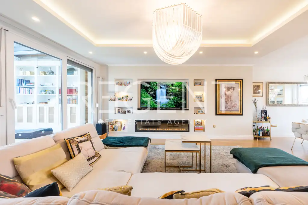 Zagreb, Vrbani III - luksuzan penthouse prvi red do jezera