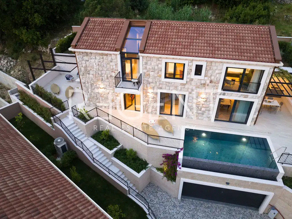 Dubrovnik, Slano – Moderna kamnita hiša ob morju