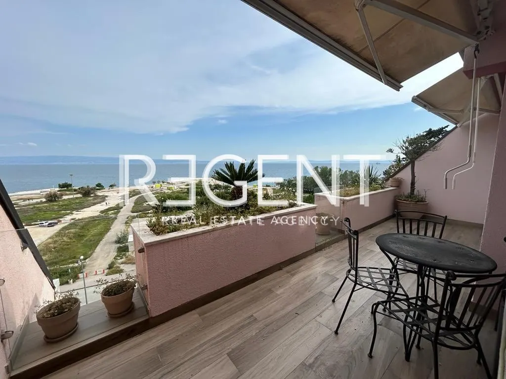 Split, Žnjan - Appartement de trois pièces avec vue sur la mer LONG TERME