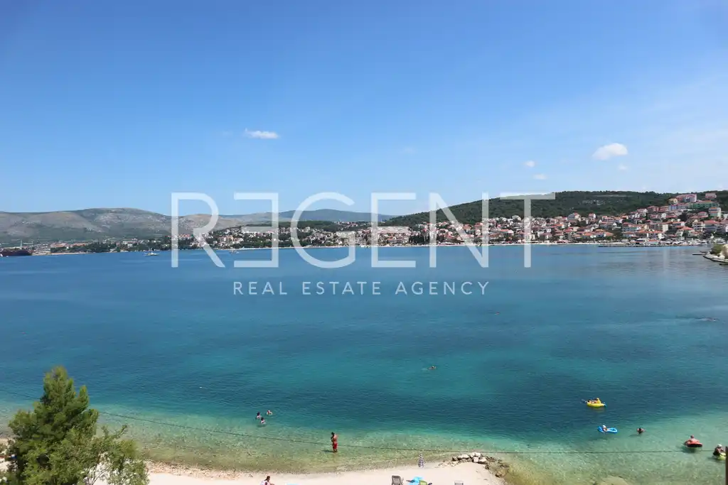 Čiovo – Trosoban stan 70 m², 1. red do mora