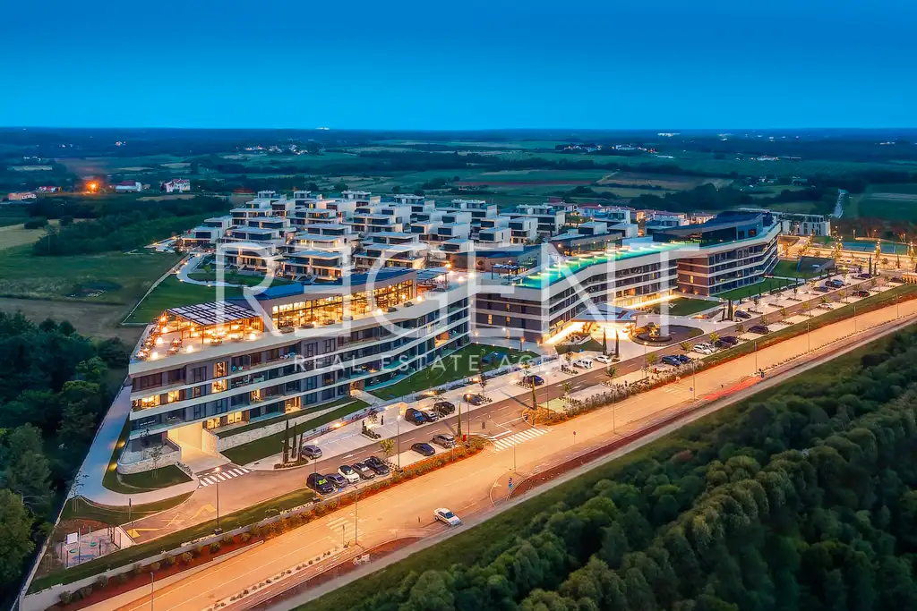 Istra, Petram Resort – dvoetažni penthouse 148 m², krovna terasa