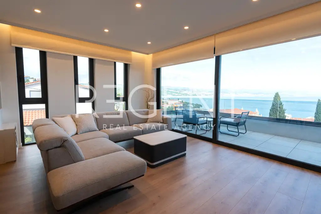 Opatija – Appartement moderne de trois pièces avec vue sur la mer 128,52 m2