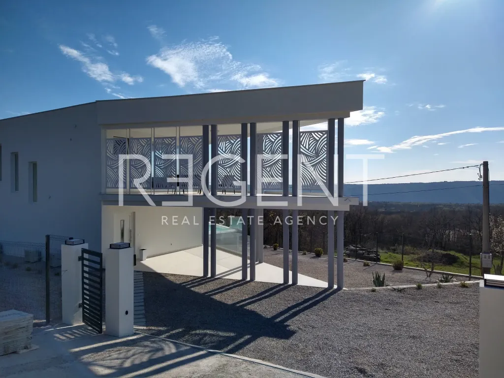Istrijský polostrov, Labin - Luxusná vila s moderným dizajnom s výhľadom na more 225 m2