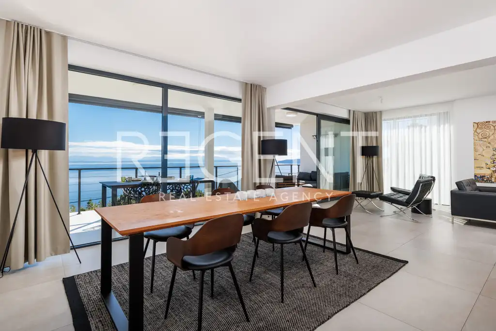 Stan 130 m², pogled na more, terasa i bazen – Opatija, Lovran