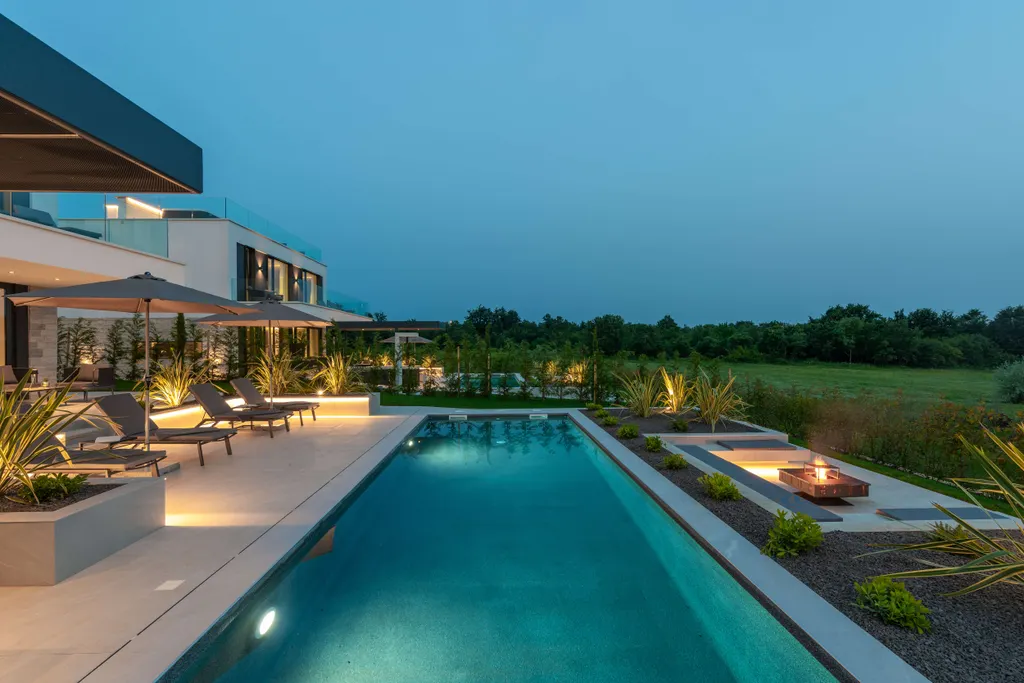 Istria, Parenzo – Ville di design in fila con una splendida vista sul mare