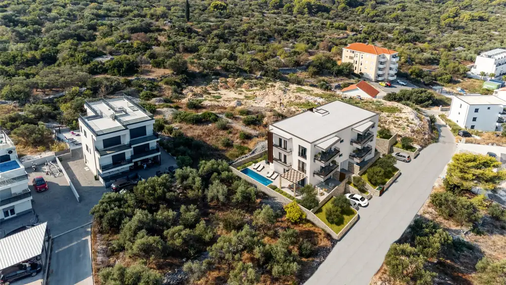 Trogir, Okrug Novi - Nuova costruzione moderna con vista mare