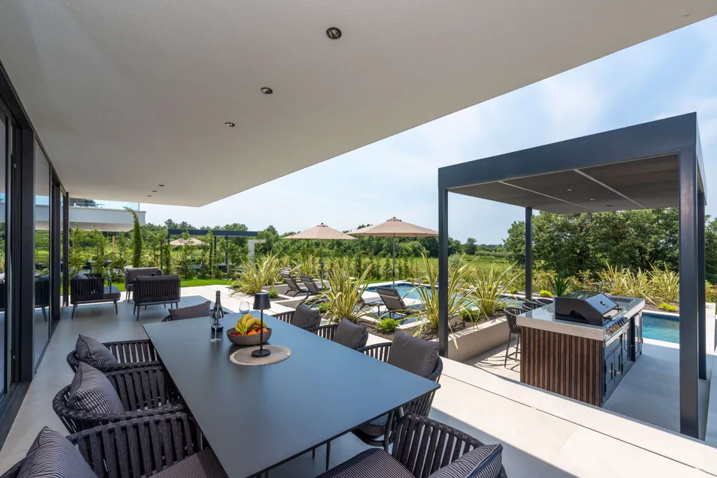 Istria, Parenzo – Ville di design in fila con una splendida vista sul mare
