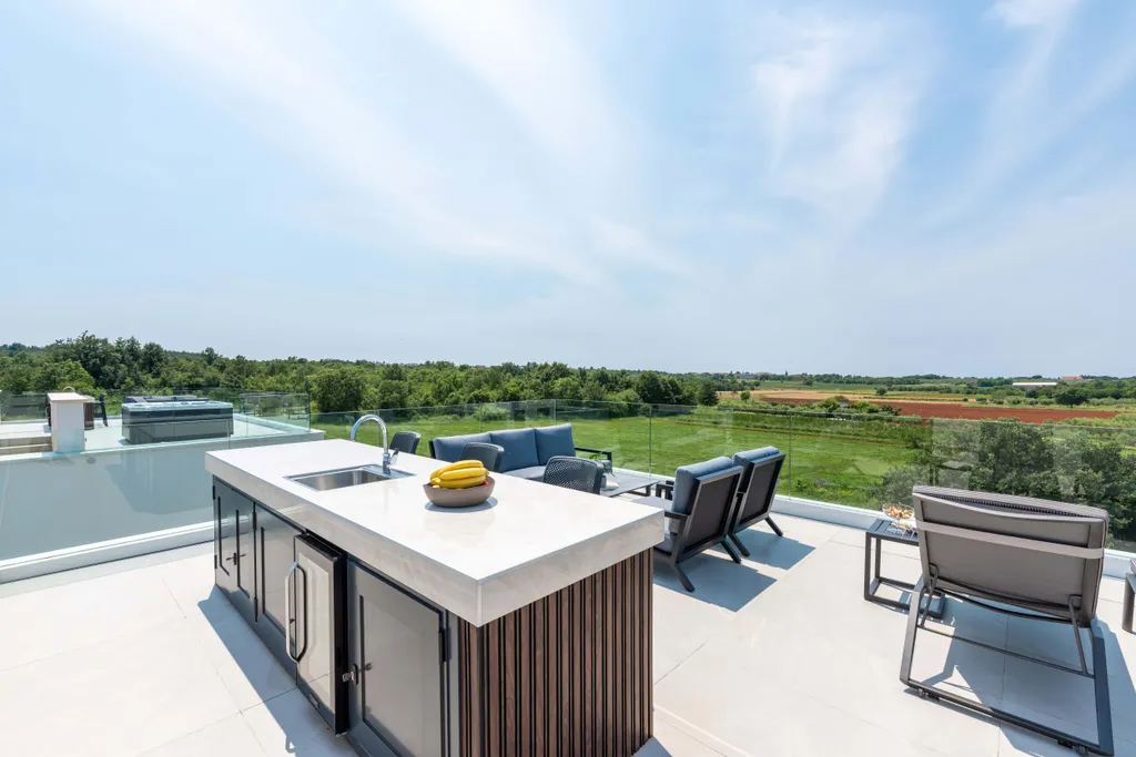 Istria, Parenzo – Ville di design in fila con una splendida vista sul mare