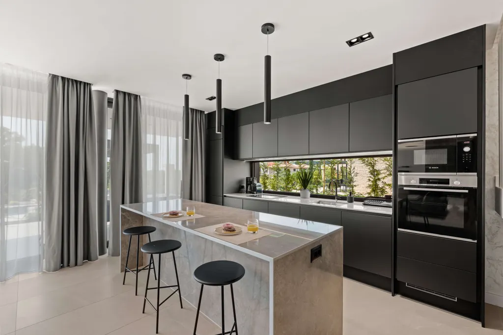 Istria, Parenzo – Ville di design in fila con una splendida vista sul mare