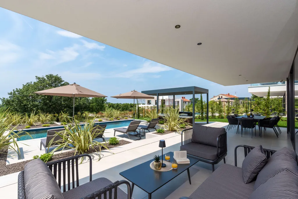Istria, Parenzo – Ville di design in fila con una splendida vista sul mare