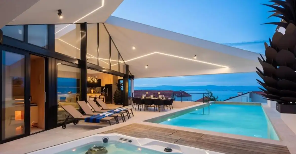 Modern Villa with Pool, Jacuzzi & Sauna