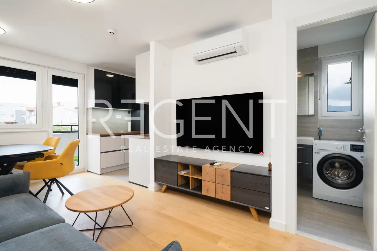 Split, Mejaši - One-bedroom apartment with a terrace and outdoor parking space