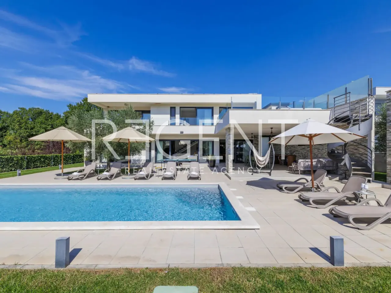 Istrie, Novigrad - Atraktivní vila s bazénem 250 m2
