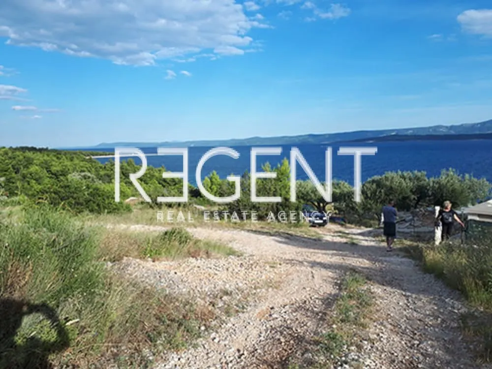 Brač, Bol - działka w pobliżu plaży Złoty Róg 4280m2