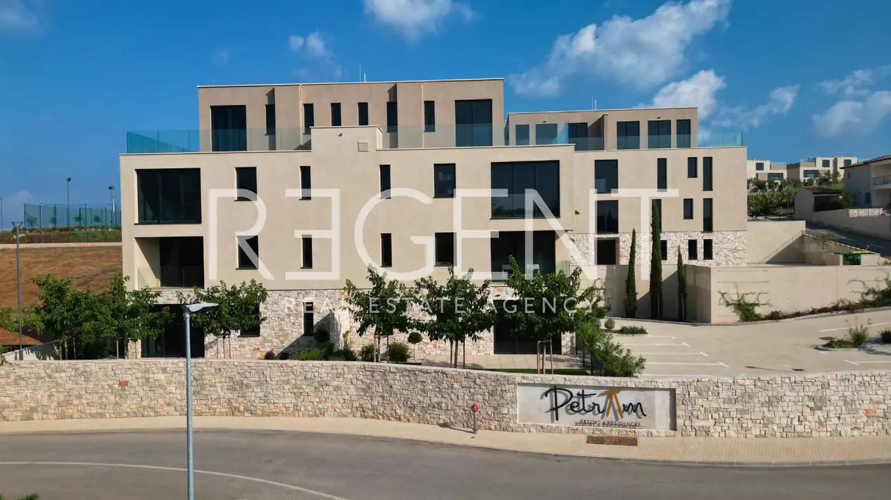 Istra, Petram Resort – dvoetažni penthouse 148 m², krovna terasa