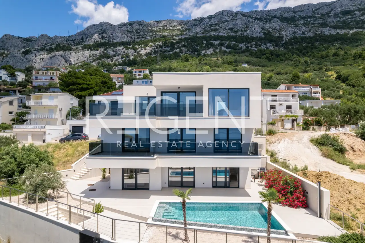 Makarska, Brela - Luxusná vila s panoramatickým výhľadom na more 317 m2