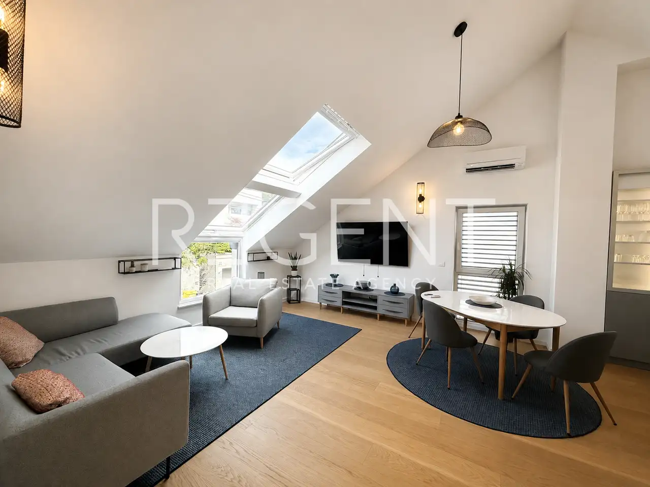 Zagreb, Maksimir– dvoetažni stan 80 m², 2SS, parking