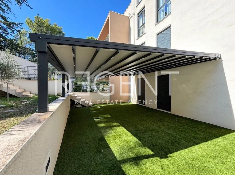 Split, Marjan - Trojizbový byt so záhradou 112 m2