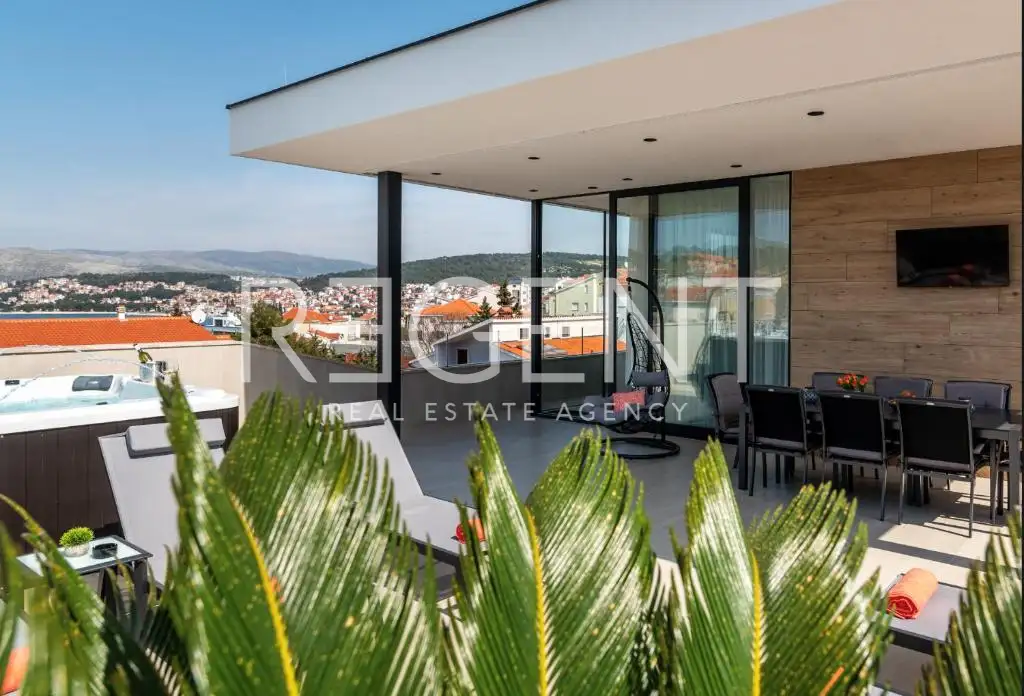Trogir, Čiovo – Penthouse, 227 m² s 360° terasom i wellnessom