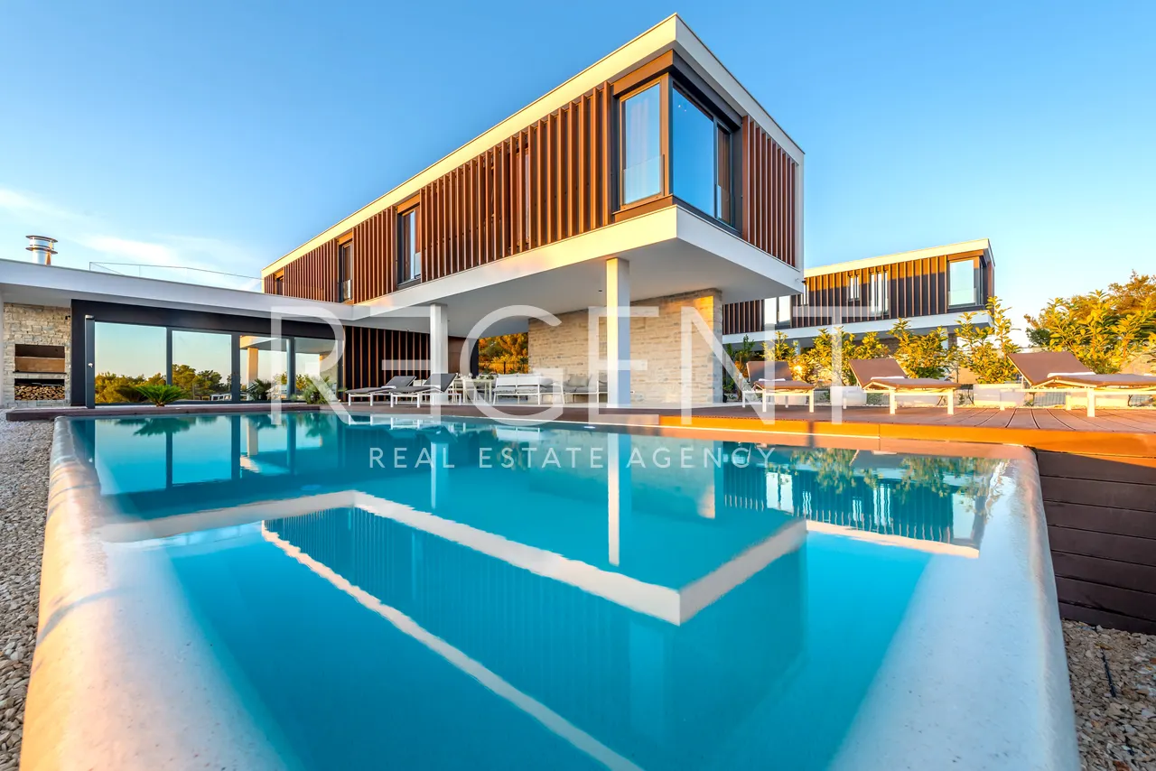 Primošten - Villa mit Pool und Meerblick