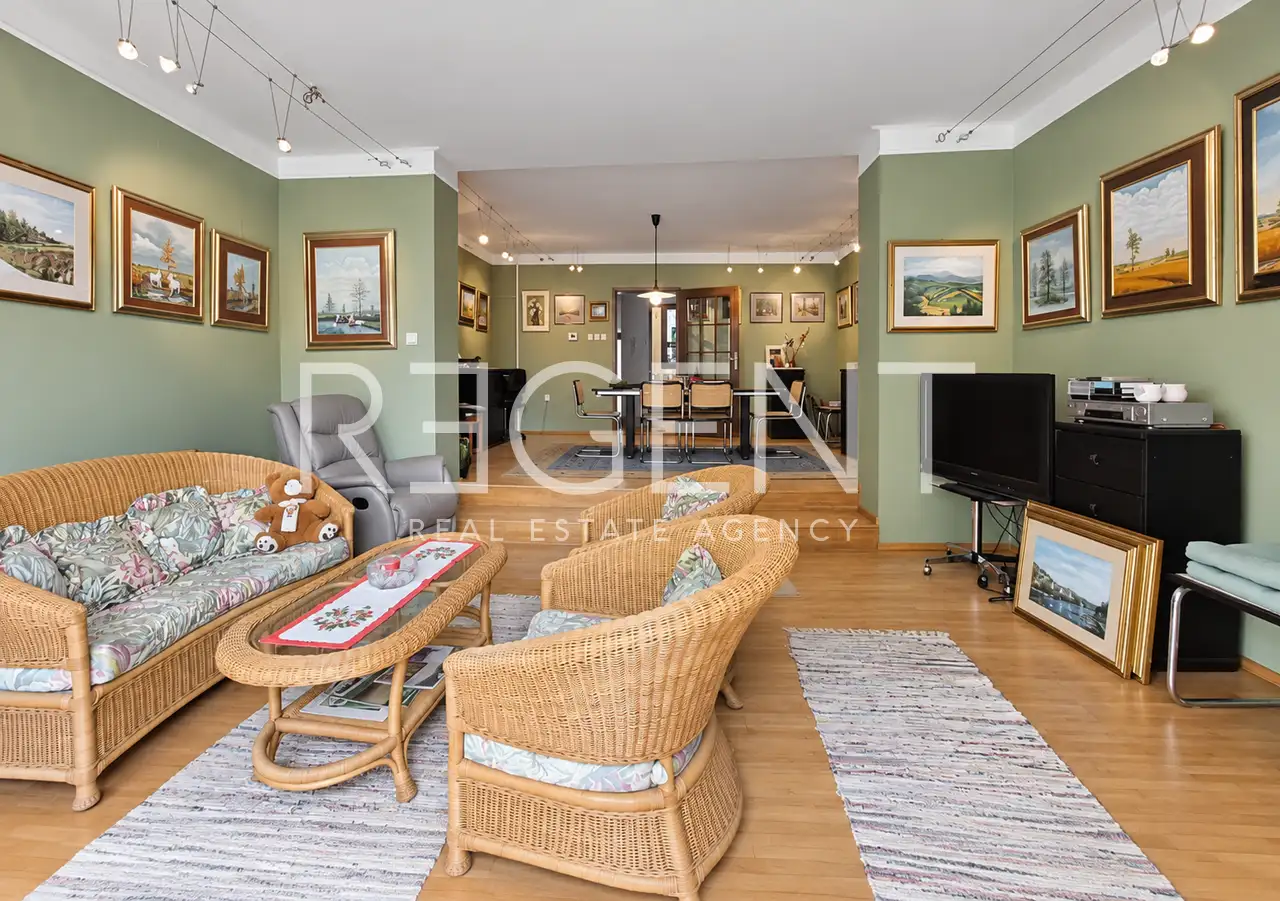 Maksimir – casa bifamiliare di 230 m² con garage