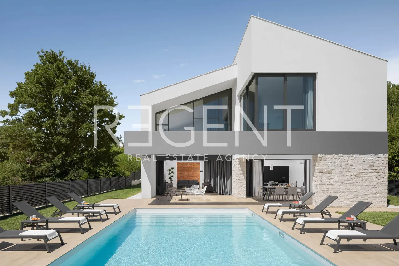 Istrie, Ližnjan - luxusní vila s privátním bazénem 400m2